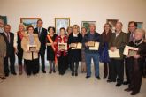 El Alcalde entrega los premios a los ganadores del concurso 'Los mayores tambin pintan'