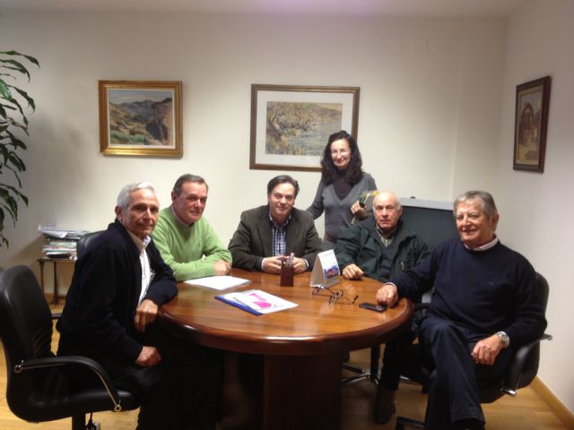 El alcalde y las comunidades de regantes de Cañada de los Olmos y La Osamentan se reúnen con el Director General de Salud Pública - 1, Foto 1