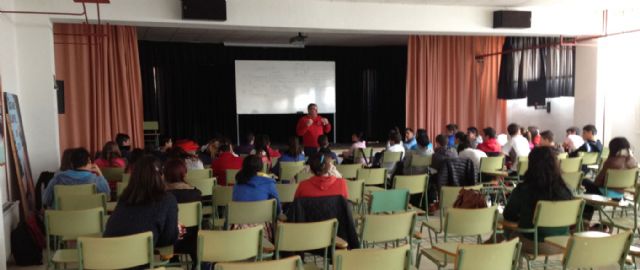 Cruz Roja de Águilas imparte Talleres de Conducta PAS en el IES Rey Carlos III - 1, Foto 1