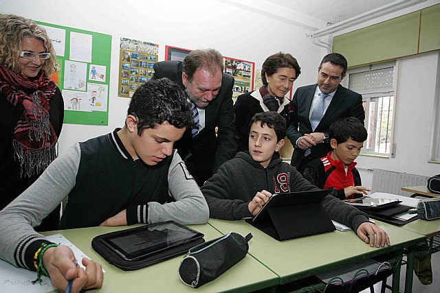 Educación plantea un modelo de enseñanza digital e introduce ´tablets´ en las aulas de Secundaria - 1, Foto 1