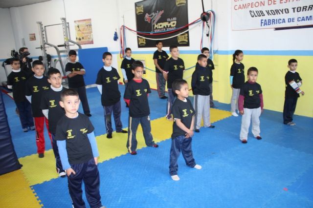 Puesta en marcha de un Curso de taekwondo dirigido a menores de origen extranjero residentes en Torre-Pacheco - 1, Foto 1