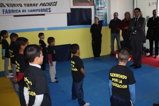 Puesta en marcha de un Curso de taekwondo dirigido a menores de origen extranjero residentes en Torre-Pacheco - 2, Foto 2