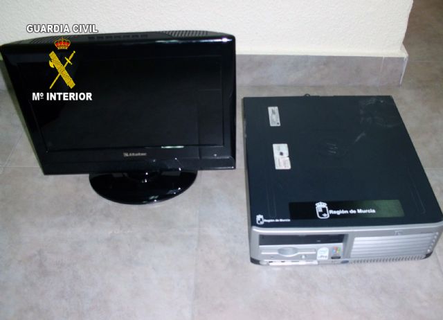 La Guardia Civil esclarece los robos en un colegio y en la sede de Cáritas de Bullas - 1, Foto 1