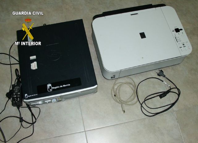 La Guardia Civil esclarece los robos en un colegio y en la sede de Cáritas de Bullas - 2, Foto 2