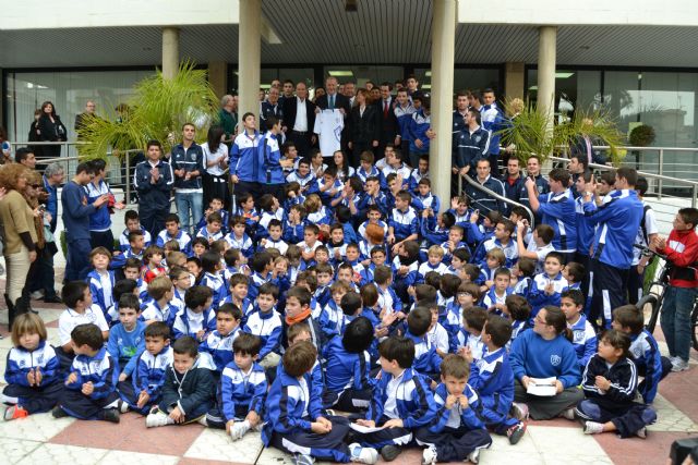 Vicente del Bosque recibe un reconocimiento de los voluntarios de la Asamblea de Cruz Roja en Mar Menor - 3, Foto 3