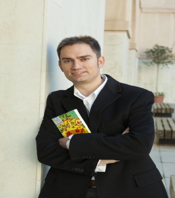 La tolerancia se abre paso en la novela de David Fernández Sifres, finalista del Premio Hache - 5, Foto 5