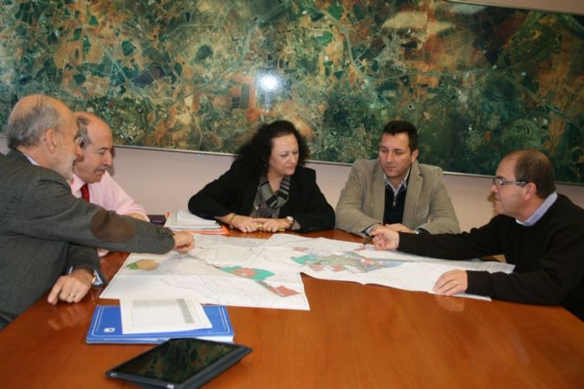 Reunión de la directora general de Territorio y Vivienda y el alcalde de Librilla - 1, Foto 1