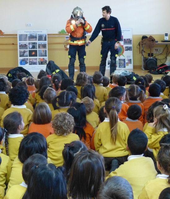 Bomberos de SABIC visitan un colegio de Fuente Álamo - 2, Foto 2
