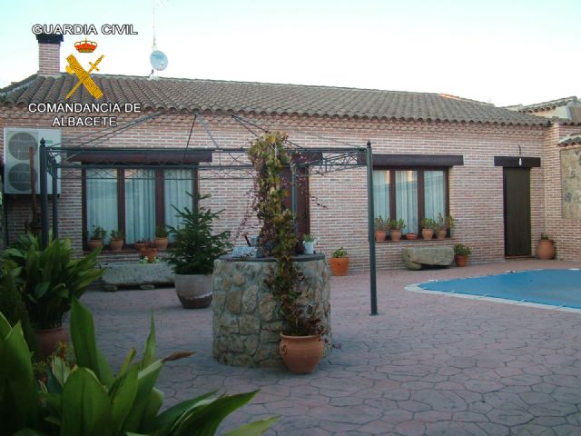 La Guardia Civil detiene a 38 personas por cometer estafas mediante el timo del nazareno - 2, Foto 2