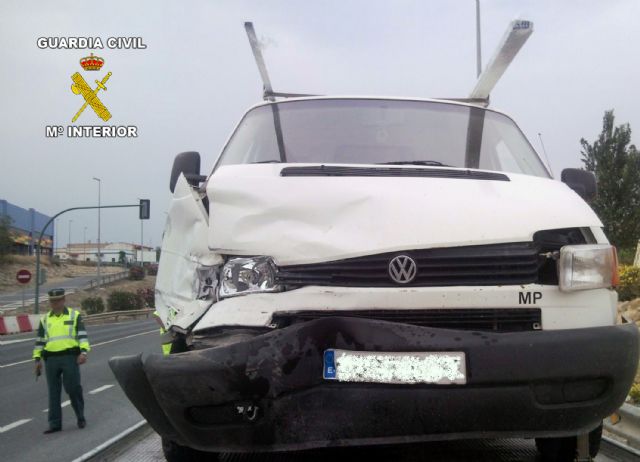 La Guardia Civil detiene a un conductor que, tras sufrir un accidente de circulación,  se dio a la fuga, y superaba la tasa legal permitida de alcohol - 1, Foto 1