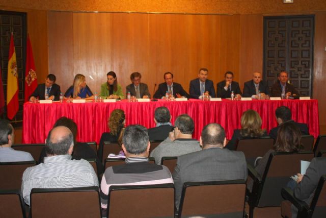 El Ayuntamiento presenta iniciativas para revitalizar la actividad comercial y el empleo - 1, Foto 1