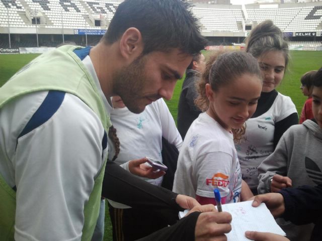 El F.C. Cartagena entrena con alumnos del Concepción Arenal en el Cartagonova - 2, Foto 2