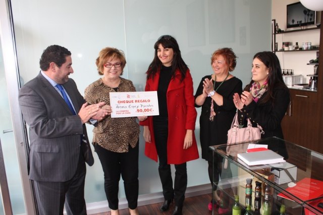 Alicia Olmos y Antonia Espejo recogen su premio “compra por la cara - 1, Foto 1