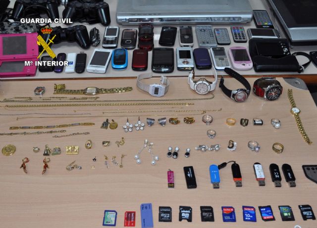 La Guardia Civil desmantela una organización dedicada a la comisión de robos en viviendas en Totana - 3, Foto 3