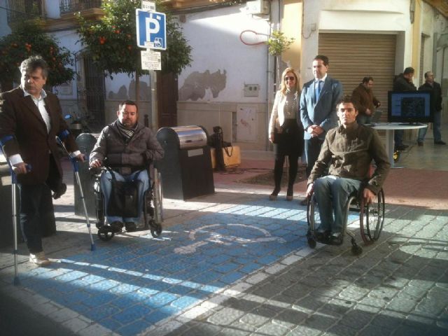 El Ayuntamiento de Lorca pone en macha en www.lorca.es un servicio para localizar las 125 plazas de aparcamiento para personas con discapacidad física - 1, Foto 1