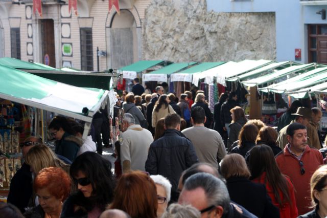 El mercadillo de 'La Matanza' congrega a cientos de personas en el Casco Antiguo - 3, Foto 3