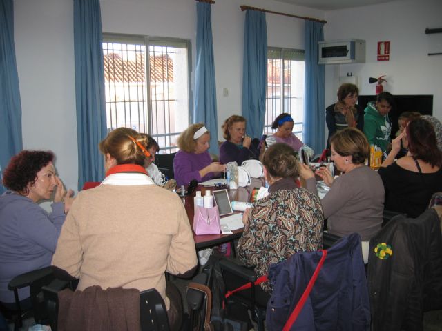 El taller de automaquillaje del Banco del Tiempo repite con éxito - 1, Foto 1