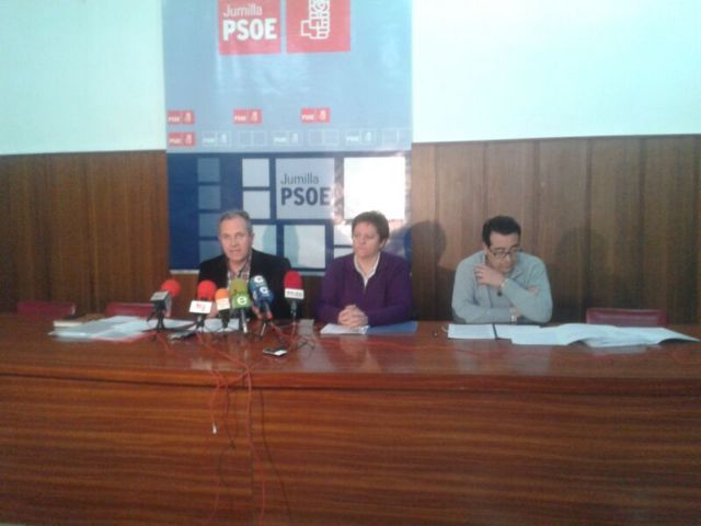 Los socialistas jumillanos en contra de la privatización de servicio de recogida de basura - 1, Foto 1