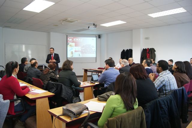 Francisco Fuentes analiza cómo afectan las reformas del Sistema Financiero a la Estrategia Empresarial ante los antiguos alumnos de ENAE Business School - 1, Foto 1