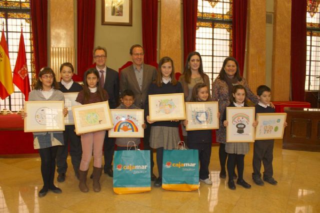 400 trabajos concurren al II concurso escolar del Día Internacional de la Paz - 1, Foto 1