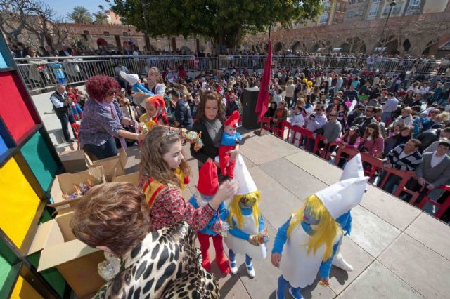 Los Premios del Concurso Escolar de Carnaval se reciclan en el Carnaval Infantil - 1, Foto 1