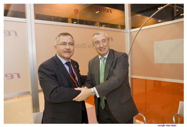 Renfe y el Ayuntamiento de Águilas promocionan el uso del tren para visitar la ciudad murciana - 1, Foto 1