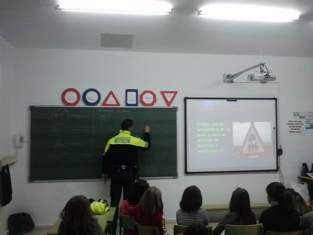 Se retoma el programa escolar de Educacion Vial 2012/13 en los centros de enseñanza de Totana - 1, Foto 1
