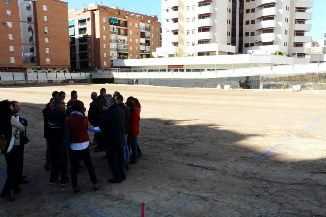 El Alcalde de Molina de Segura visita los trabajos de relleno del solar donde se construirá la nueva Plaza de Europa - 3, Foto 3