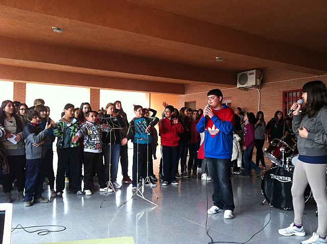 Actividades musicales en el iES Juan de la Cierva y Codornu de Totana con motivo de la celebracin del da de Santo Toms de Aquino - 7