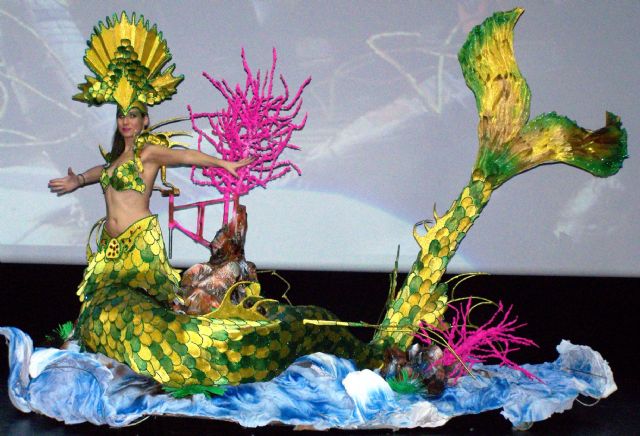 El Carnaval de Águilas derrocha creatividad con los Concursos de Trajes de Papel y Maquillaje Corporal - 1, Foto 1