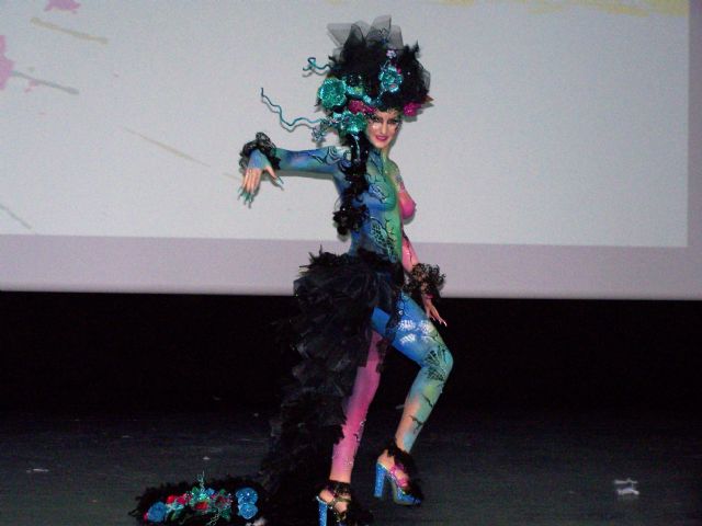 El Carnaval de Águilas derrocha creatividad con los Concursos de Trajes de Papel y Maquillaje Corporal - 2, Foto 2