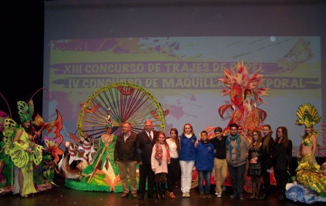 El Carnaval de Águilas derrocha creatividad con los Concursos de Trajes de Papel y Maquillaje Corporal - 3, Foto 3