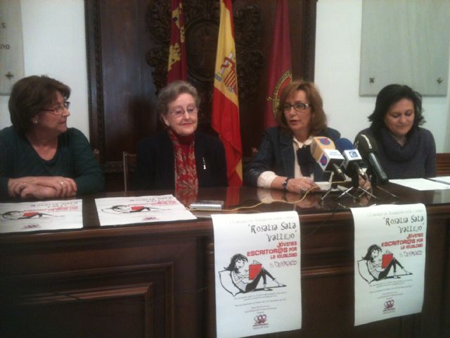 Los estudiantes lorquinos de entre 14 y 18 años podrán participar en el I Concurso Literario de Narración Corta y Ensayo Rosalía Sala Vallejo - 1, Foto 1