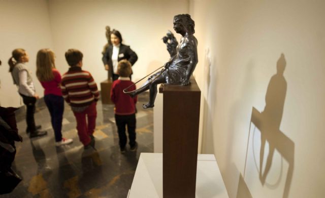 Las familias se quedan De Piedra, con las esculturas de González Beltrán - 2, Foto 2