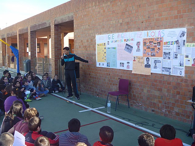 El marchador murciano, Miguel ngel Lpez Nicols, 5º en los JJOO de Londres, visit a los alumnos de ESO del Colegio Reina Sofa - 5