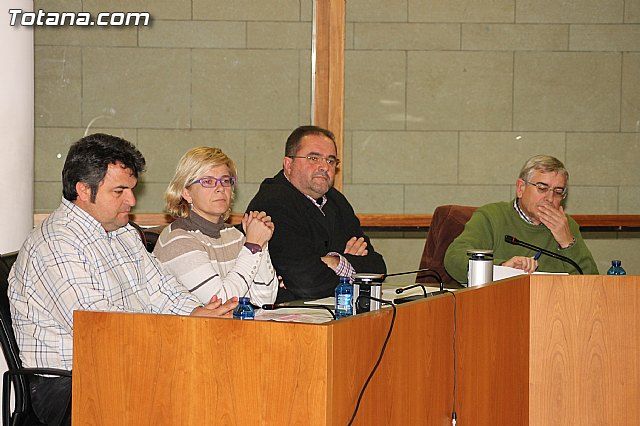 IU-verdes denuncia que durante enero de 2013, 64 personas quedaron sin trabajo en Totana, alcanzando los 2474, Foto 1