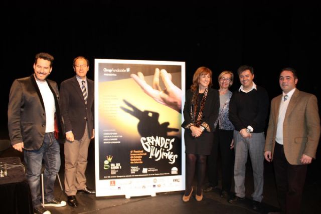 La magia, el ocio y la solidaridad llenan el Teatro Circo de Grandes Ilusiones - 1, Foto 1