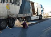 La Guardia Civil detiene por conducción temeraria al conductor del vehículo articulado que derramó mercancías peligrosas en la A-7