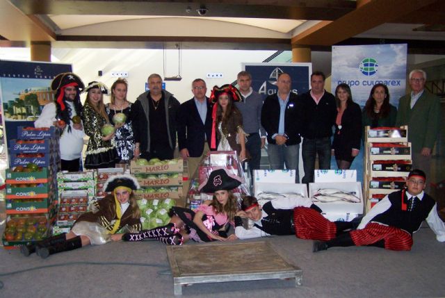 Los Personajes del Carnaval de Águilas reciben su peso en productos de la tierra - 2, Foto 2