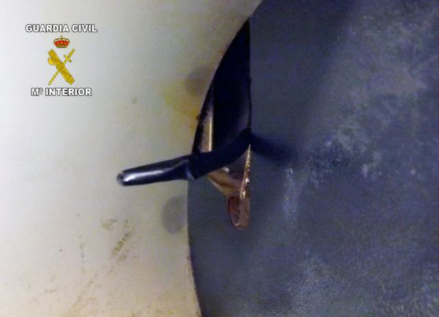 La Guardia Civil detiene a dos personas dedicadas a manipular máquinas recreativas - 1, Foto 1