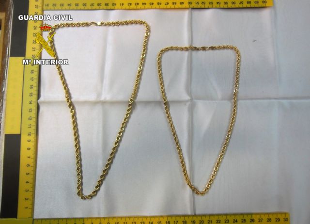 La Guardia Civil recupera las joyas sustraídas en una joyería y detiene a su presunto autor - 2, Foto 2