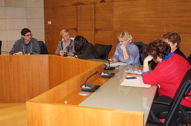 Convocan las bases para homenajear a la Mujer Trabajadora el próximo día 8 de marzo, Foto 2