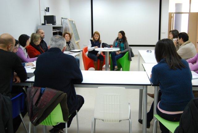 Los centros educativos apoyan la Campaña de lucha contra el Absentismo Escolar - 1, Foto 1