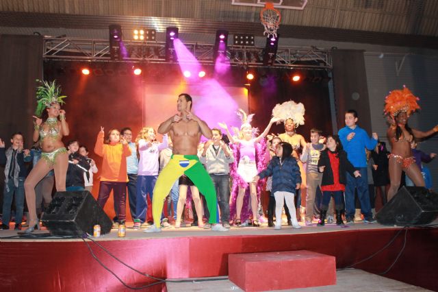 Mazarrón demuestra que ama el Carnaval en una divertidísima gala al son brasileño - 2, Foto 2