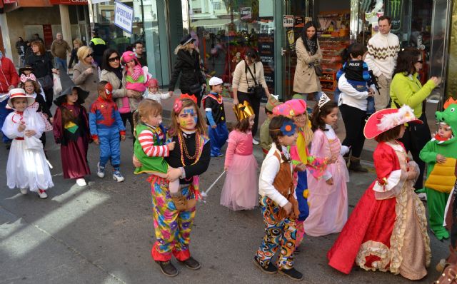 El Carnaval infantil congrega a 200 niños en la plaza de La Constitución - 2, Foto 2
