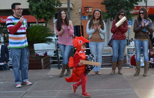 El Carnaval infantil congrega a 200 niños en la plaza de La Constitución - 4, Foto 4