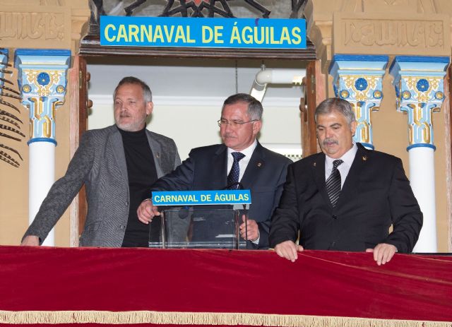Miles de personas corean al actor Jordi Rebellón durante el Pregón del Carnaval de Águilas - 4, Foto 4