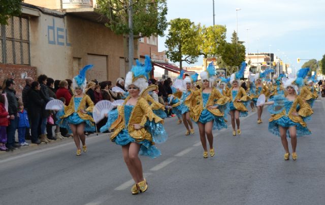 El desfile de Carnaval viste de color las calles de San Pedro del Pinatar - 1, Foto 1