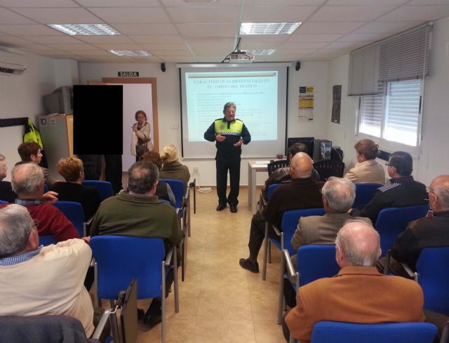 La Policía Local de Molina de Segura imparte charlas sobre educación vial para las personas mayores - 1, Foto 1