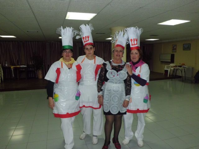 Los Centros de Da de Personas Mayores Dependientes de Totana celebran el carnaval - 1